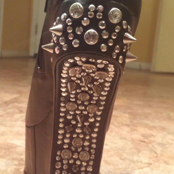 Black booties - Picture 2 of 4